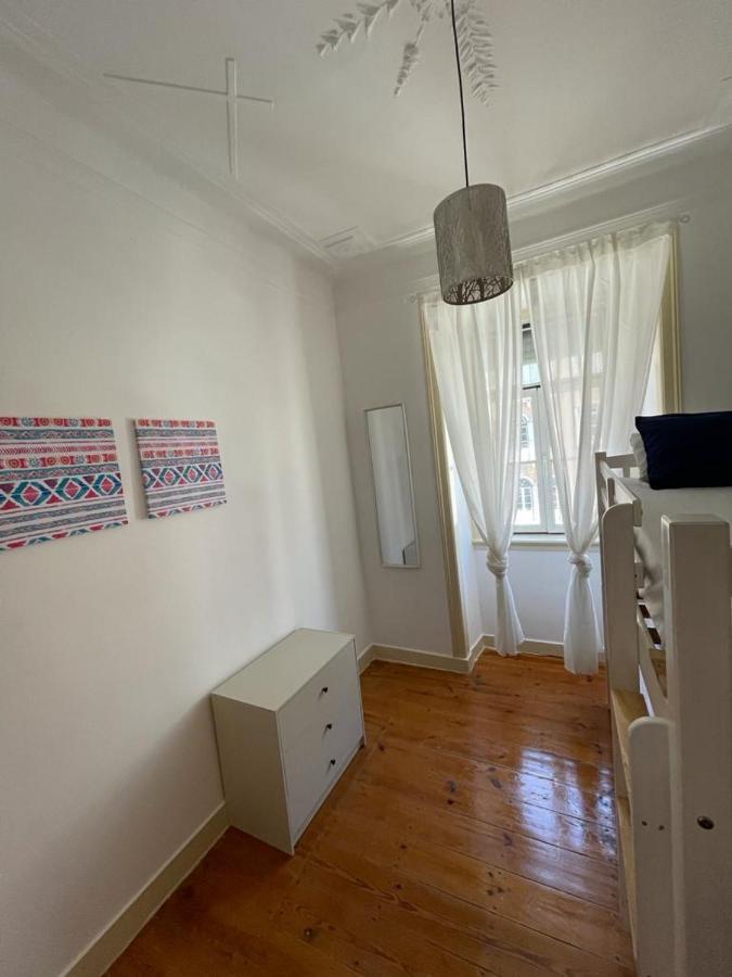 7 Seas 3 Hostel Lisbona Esterno foto