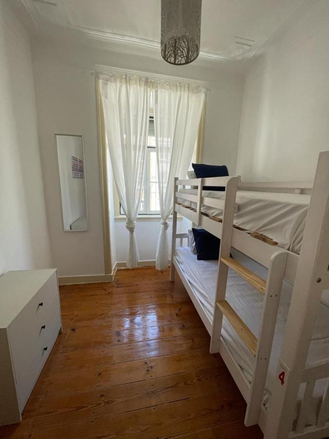 7 Seas 3 Hostel Lisbona Esterno foto