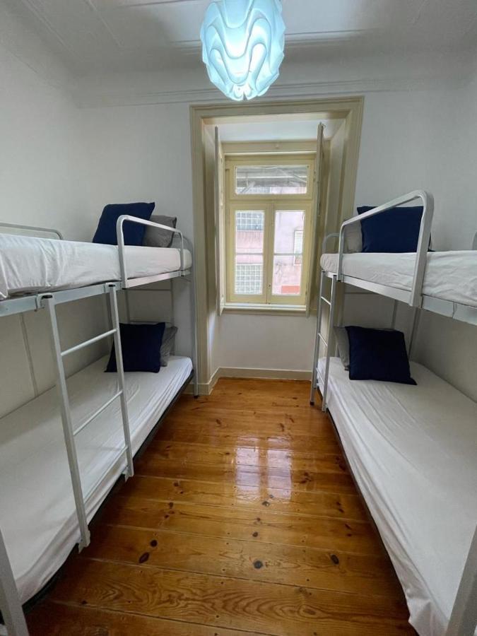 7 Seas 3 Hostel Lisbona Esterno foto